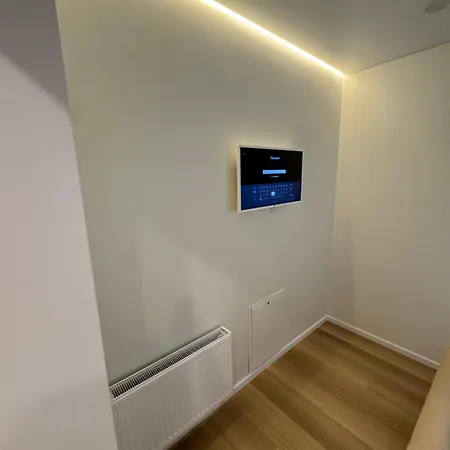 13 New Airport Apartment