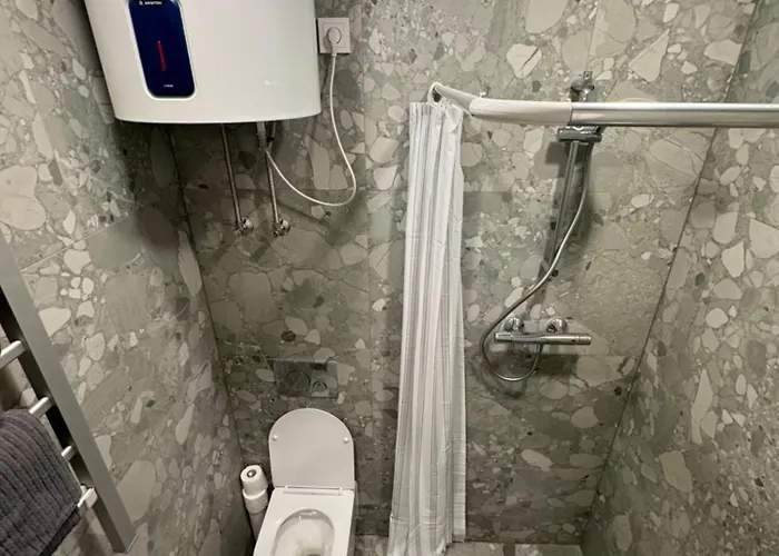 13 New Airport Apartman *